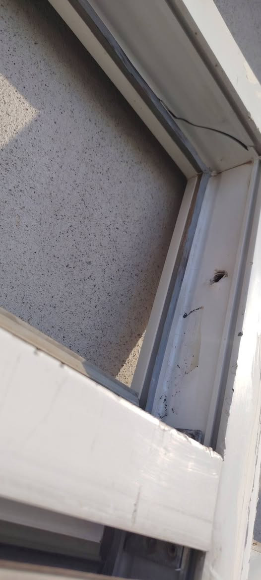 ابواب بلاستك عدد 2
سعرهم اثنينهم 75 بيهم مجال 
الباب الكبير بيه فطر بالملبن بالزاويه. ما يأثر شي  موضح بالصور
قياس الباب الكبير  الارتفاع مترين و25سم
الباب الثاني قياس الارتفاع متر و97سم
عرض 85سم
عنوان الانتصار شارع 60 قرب اسواق الخضراء 
***********
***********
