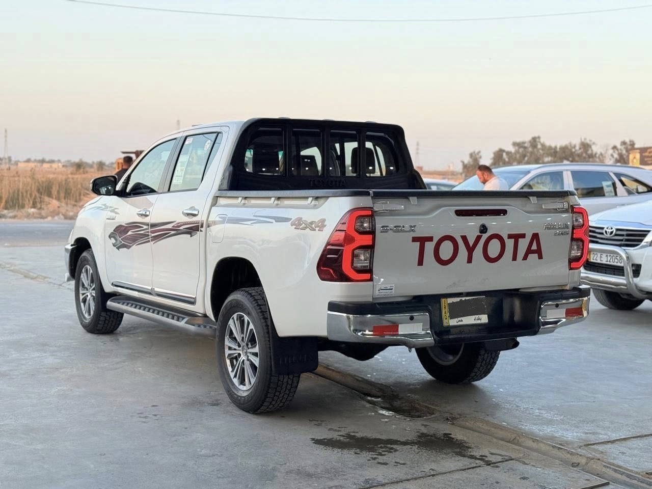 سلام عليكم للبيع تيوتا هايلوكس 2023
سعودي اصلي 
كفالى عامه رقم بغداد
المواصفات 
حساسات
كامره ٦ سماعات 
ويل كروم
بصمه 
قطعتين تبريد 
تدفئة تبريد بل كشنات
سعر 315
الاستفسار 
***********
***********
