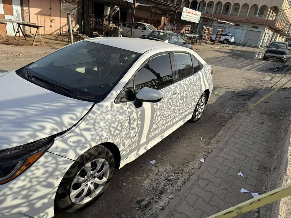 السلام عليكم 
كورلا موديل ٢٠٢٤
دخول جديد على حادثها 
موصفاتها Le
شاشه جبيره 
سيايد بريك بصمه
تحكم جهتين 
السياره ع وضعها 
عارضها ب١٤٨وبيها مجال
***********
