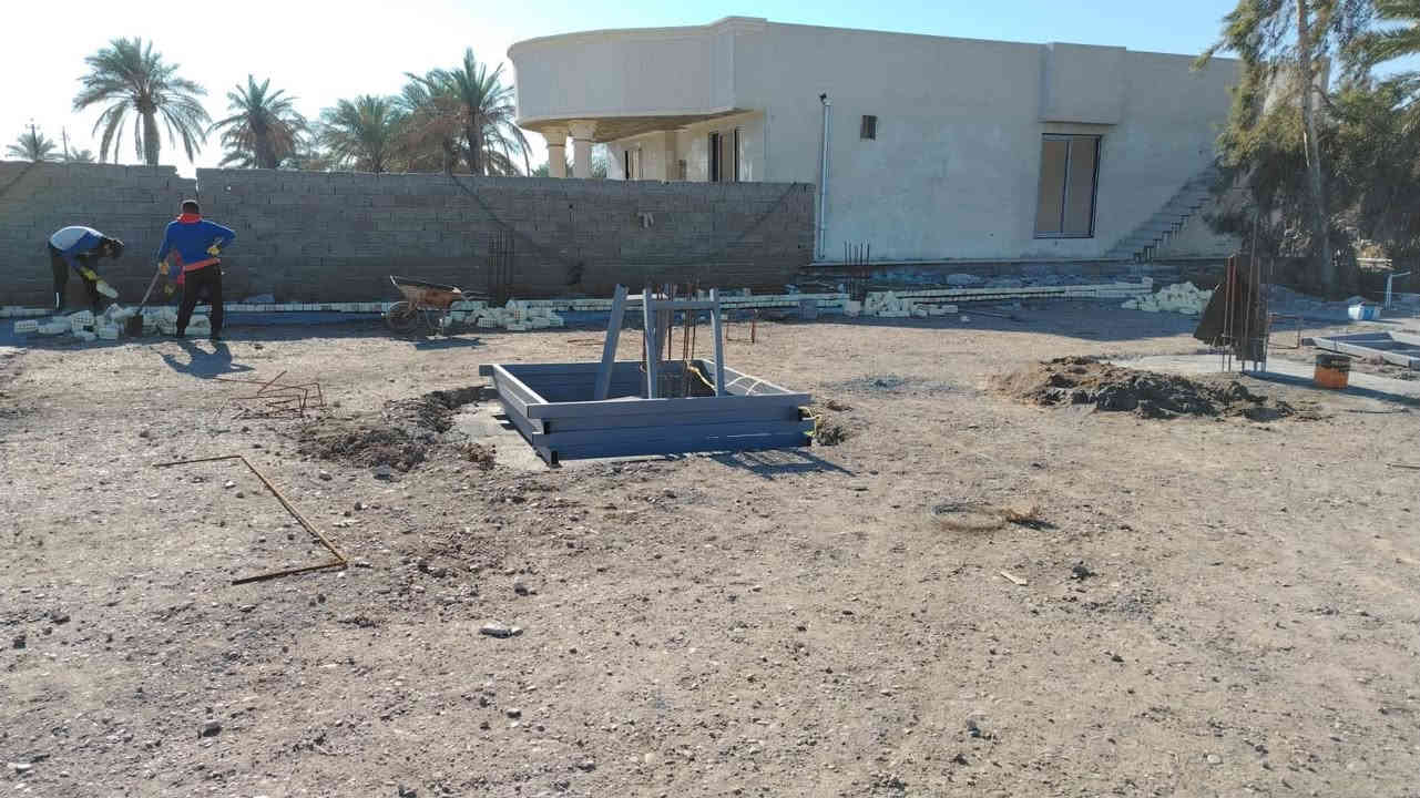 ﷽
[ إِنَّمَا يَعْمُرُ مَسَاجِدَ اللهِ مَنْ آمَنَ بِاللهِ وَالْيَوْمِ الْآخِرِ وَأَقَامَ الصَّلَاةَ وَآتَى الزَّكَاةَ وَلَمْ يَخْشَ إِلَّا اللهَ فَعَسَى أُولَئِكَ أن يَكُونُوا مِنَ الْمُهْتَدِينَ ]

وعن نبينا محمد عليه الصلاة والسلام:
" مَنْ بَنَى مَسْجِدًا لِلَّهِ بَنَى اللهُ لَهُ فِي الْجَنَّةِ مِثْلَهُ "

الفضل والأجر في هذا الباب كبير وعظيم ولا يبخسنَّ أحدكم الانفاق من مالهِ ولو بما يستطيع لان الأجر بقدر صدق النية والله يُضاعف لِمن يشاء .

لا يبخسن احدكم الدرهم ولا الدينار فما عند الله خيرٌ وأبقى.

اهل المصالح والمهن كلاً يستطيع التبرع بالعمل تطوعا لله .
_______________________________________

للتبرع بانفسكم لصندوق المسجد 
او تسليمها للقائمين على عملية الاعمار   
 عبر الهاتف : ***********
