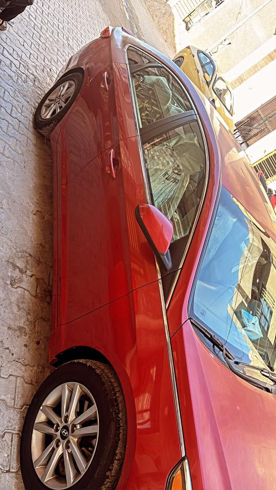 سوناتا 2017  وارد امريكي
حادثها جاملغ الخلفي لايمن 
محرك 2400 GDI
محرك وكير بلادي ممفتوح برغي بيهن 
رقم اربيل باسمي
مواصفات عاديه
مانع انزلاق 
مثبت سرعه 
نظام ايكو + سبورت 
شاشه كبيره عطال 
سياره نظيفه وبل واقع احلى من الصور 
وحادث موضح بل صور 
وباقي المواصفات المعروفه
بغداد المنصور 
 السعر 120 وبي مجال 
الرقم ***********
