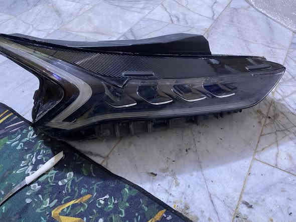 السلام عليكم لايت جهة السدر لد برتقالي وارد امريكي شغال بيه شويه كسر بالقاعده***********
