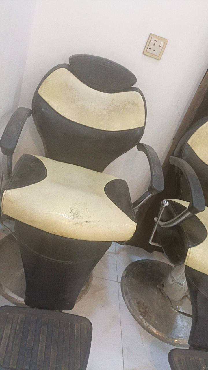 السلام عليكم كراسي حلاقه للبيع نضافه 90% كله شغال العدد 2 السعر 200


**إذا كنت صاحب هذا الإعلان وتريد حذفه لأي سبب، رجاءا أرسل رسالة إلى الدعم الفني**