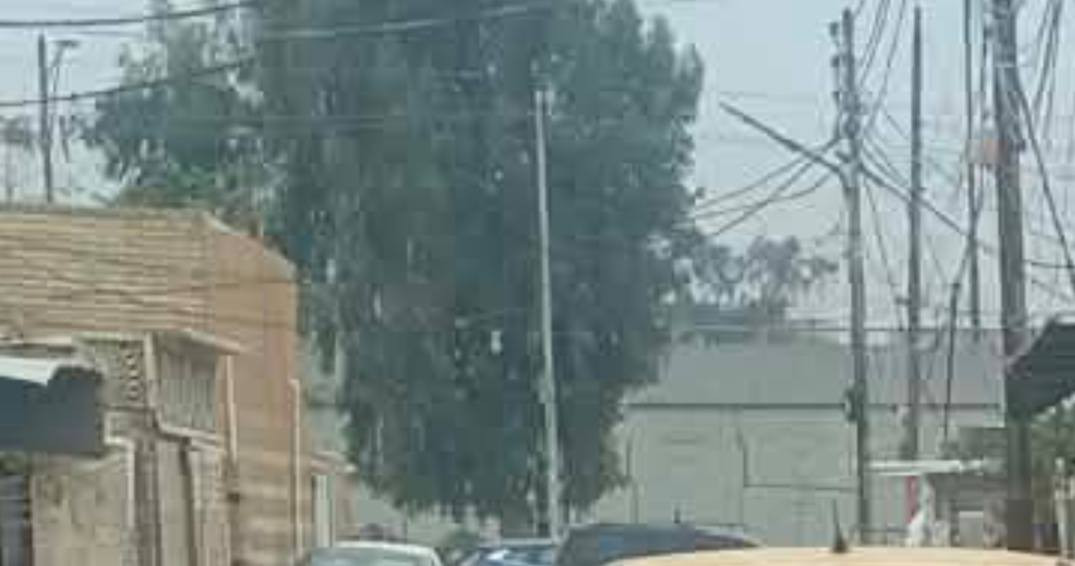 السلام عليكم
قطعة مساحة 100م 
تحتوي على بناء غرفه كبيره. ماء كهرباء مجاري.. تبليط 
موقع ممتاز 
حي البساتين حي السلام 
من جهة القناة مقابل الجسر الجديد 
سند أصفر 
سعر  37 وبيها مجال 
أكثر استفسار اتصل 🗣📲📞
***********
