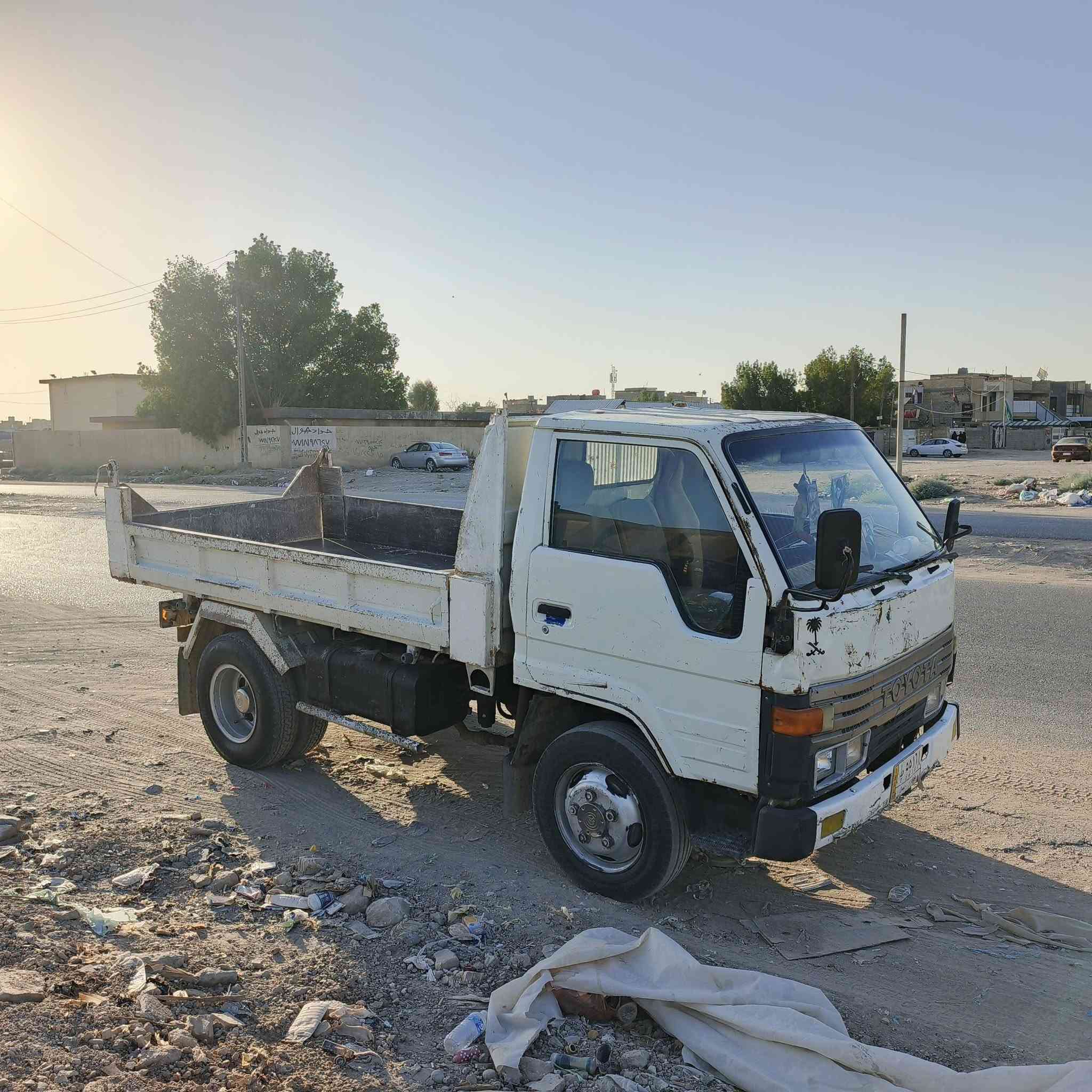 سلام عليكم للبيع تيوتة فحل موديل 91رقم بغداد مكينة B14 مكفولة لا بخار ولا نضوح تجفيت جديد شاصي وكير كفالة عامة سيارة جديدة مال جناي دوشمة جديدة سيارة جديدة معنة لكلمة اسعر 100او بيهة مجال حك جية مكان بغداد بياع تقاطع درويش التصال ***********
