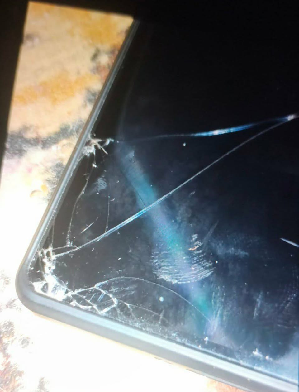 للبيع أو مراوس
Tecno Camon 40 Pro 5G
الذاكرة: 256GB
الرام: 24GB
📱 الشاشة بيها كسر من الزوايا (واضح بالصور)
🔧 اللمس شغال 100%
📸 الكاميرا ممتازة
🔊 الصوت، الشبكة، البصمة تمام
📲 استخدام شخصي
أقبل مراوس بـ ايفون
المراسلة خاص او واتساب 
***********
