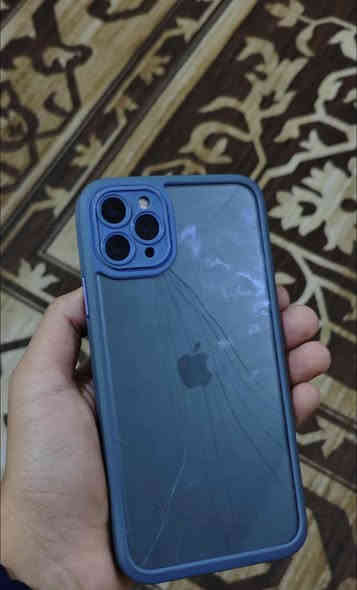 ايفون 11 برو ماكس ذاكرة ٢٥٦ بطارية ١٠٠ مستبدل شاشة اصلية فيس ايدي شغال السعر ٢٧٥ وبي قليل *********** مكاني ديالى هبهب
