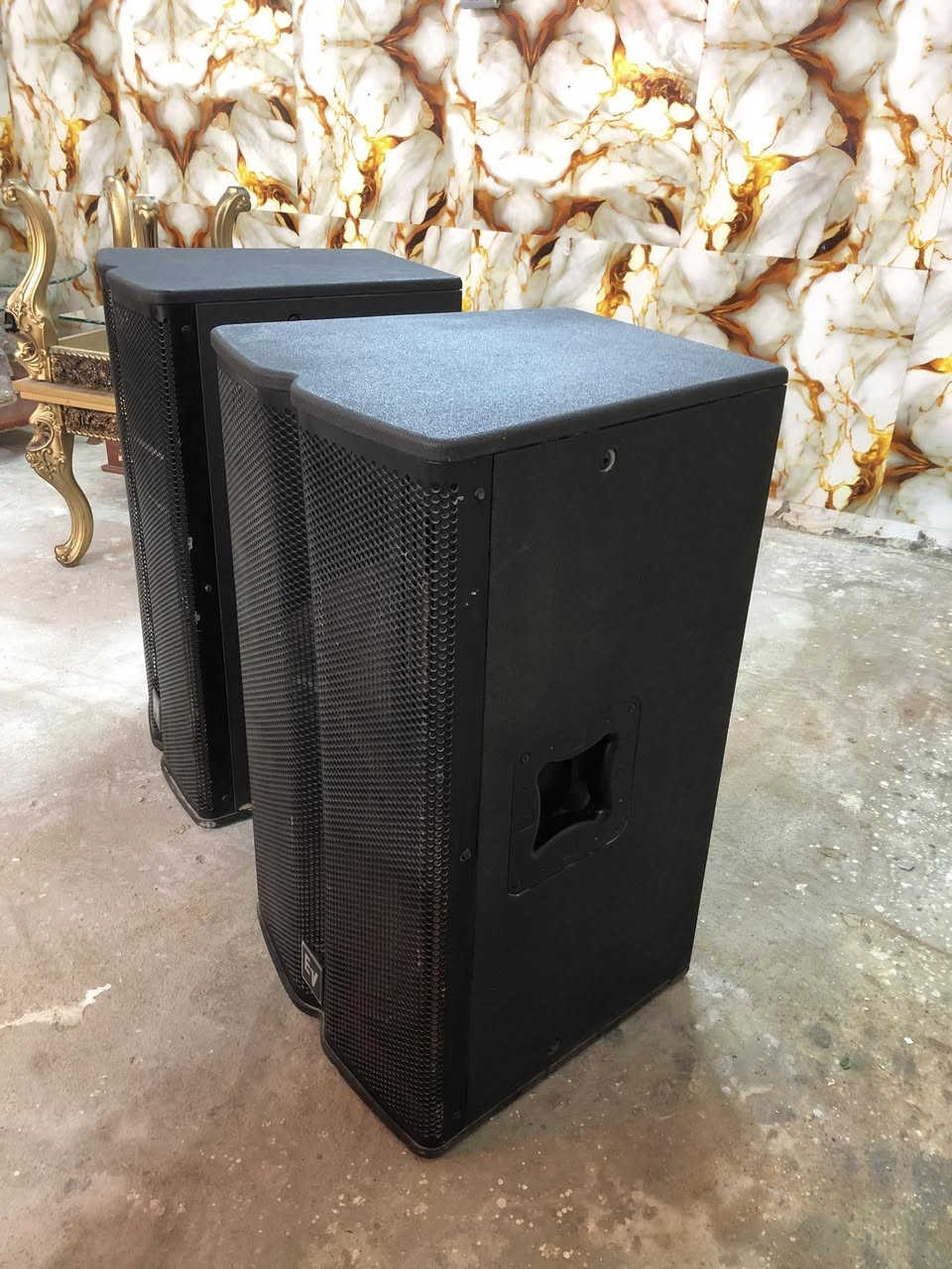 ‏سلام عليكم سماعات زوج ايفي اصلي للبيع
وزوج دبليو 17للبيع 
المكان ميسان العماره 
السعر الايفي 8ورقات  
وسعر الدبليو 17 ب400
رقم الهاتف ***********
