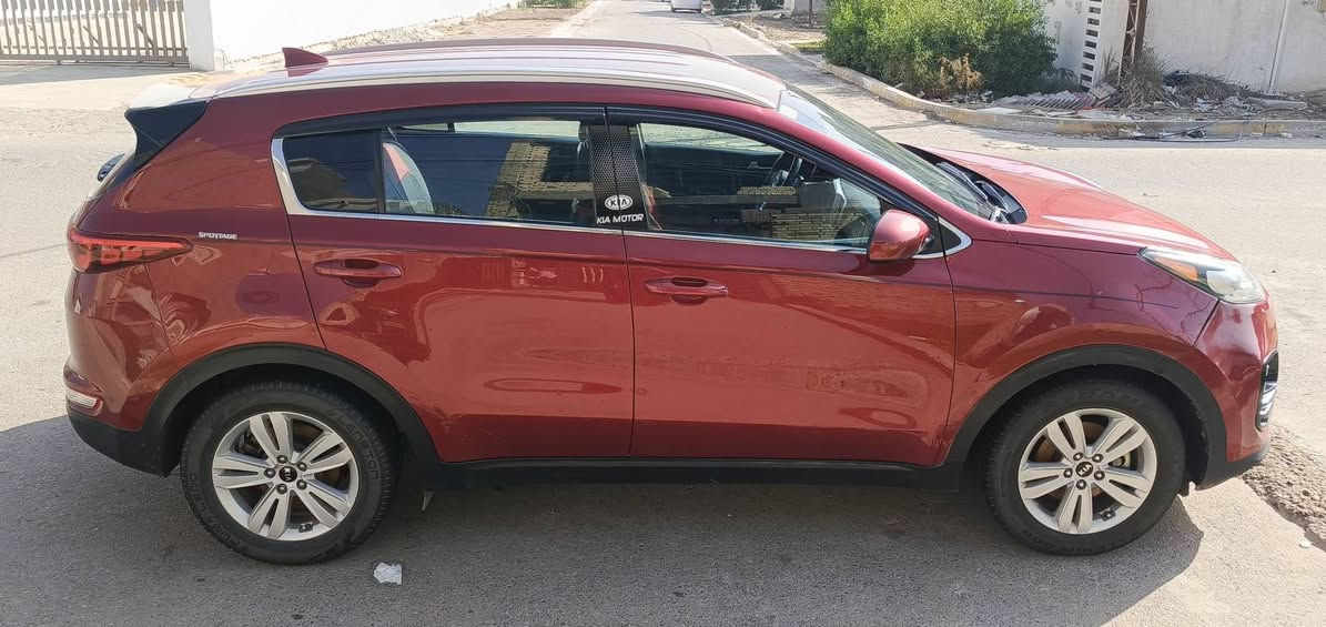السلام عليكم .
كيا سبورتج 2017 وارد امريكي حادثها موضح بالصور جاملغ تبديل وباب السائق صبغ بدون ايرباك فقط برده محرك GDi 2400 بحاله ممتازه 
قطعتين تبريد تحكمات ستيرن جهتين تحكم كروس سرعه شاشه كاميرا .

مكان السياره بغداد .

السعر 145ورقه .

***********/غير متواجد على الفيس .
