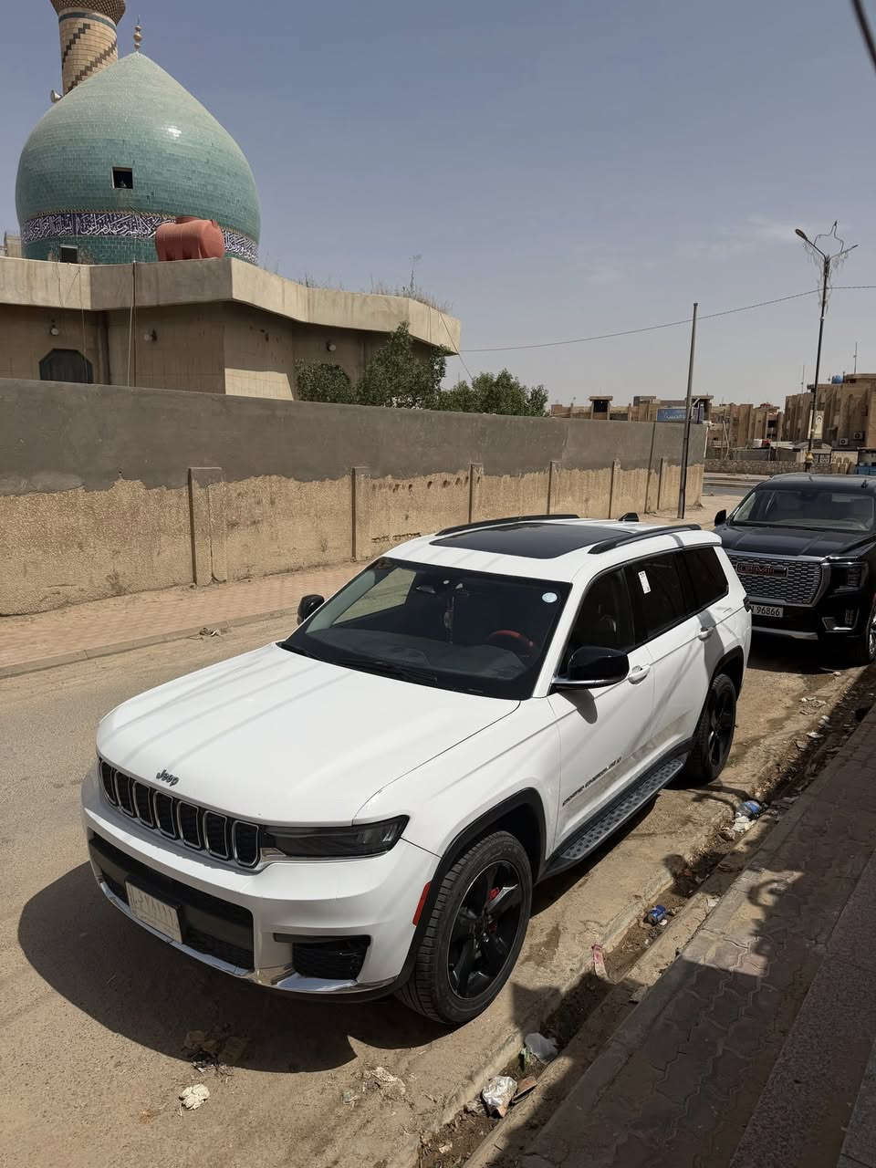 جيب شيروكي 2021 
لمتد فول 1/1 
رقم مميز (٧٨١١١) بغداد
حادثها مابيها دواخل ضربتها بسيطه القماره بيها صبغ و بابين
سعرها 230
***********
