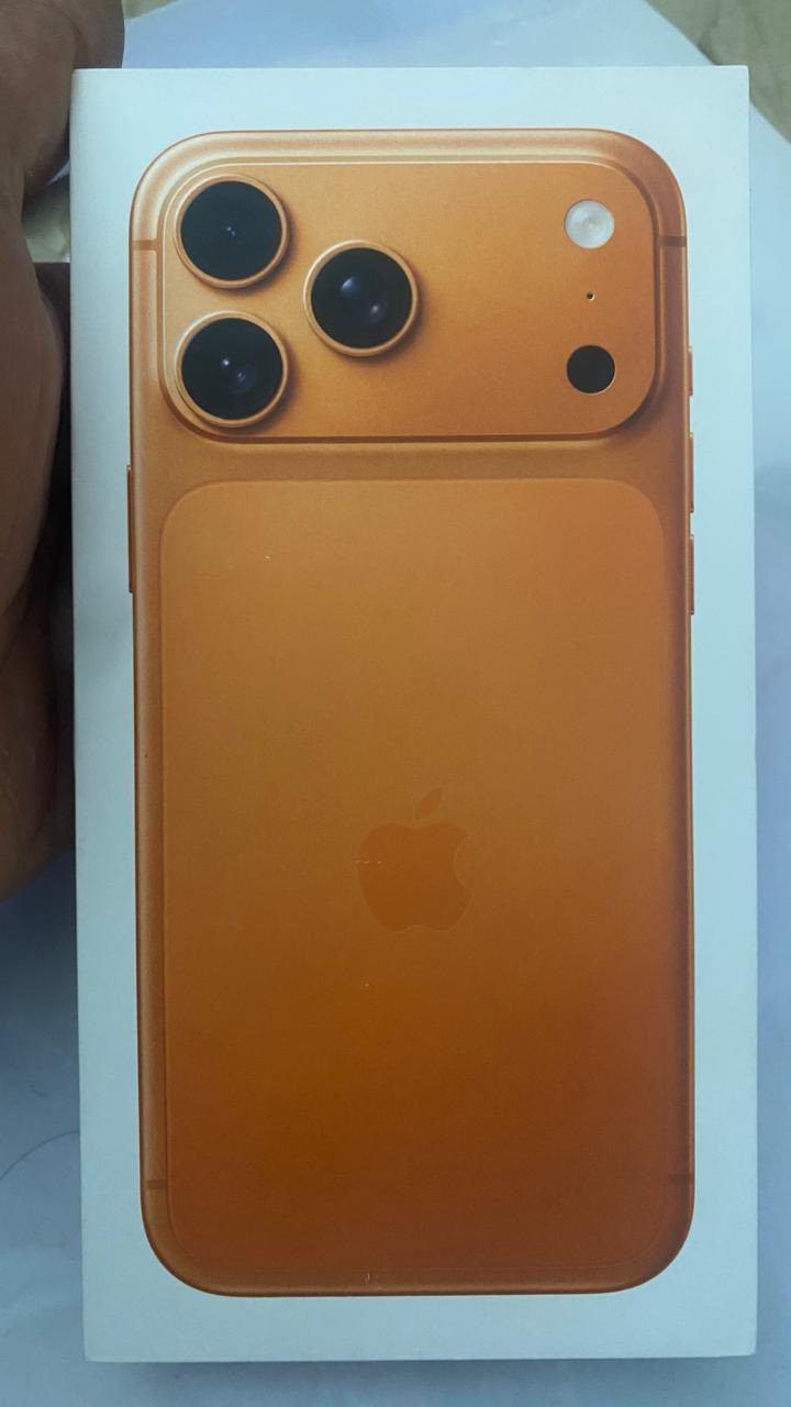 17 برو ماكس ذاكرة 256 لون برتقالي بعده ممفتوح بالباكيت شرق اوسط السعر 2و250 اتصال او واتساب ***********
