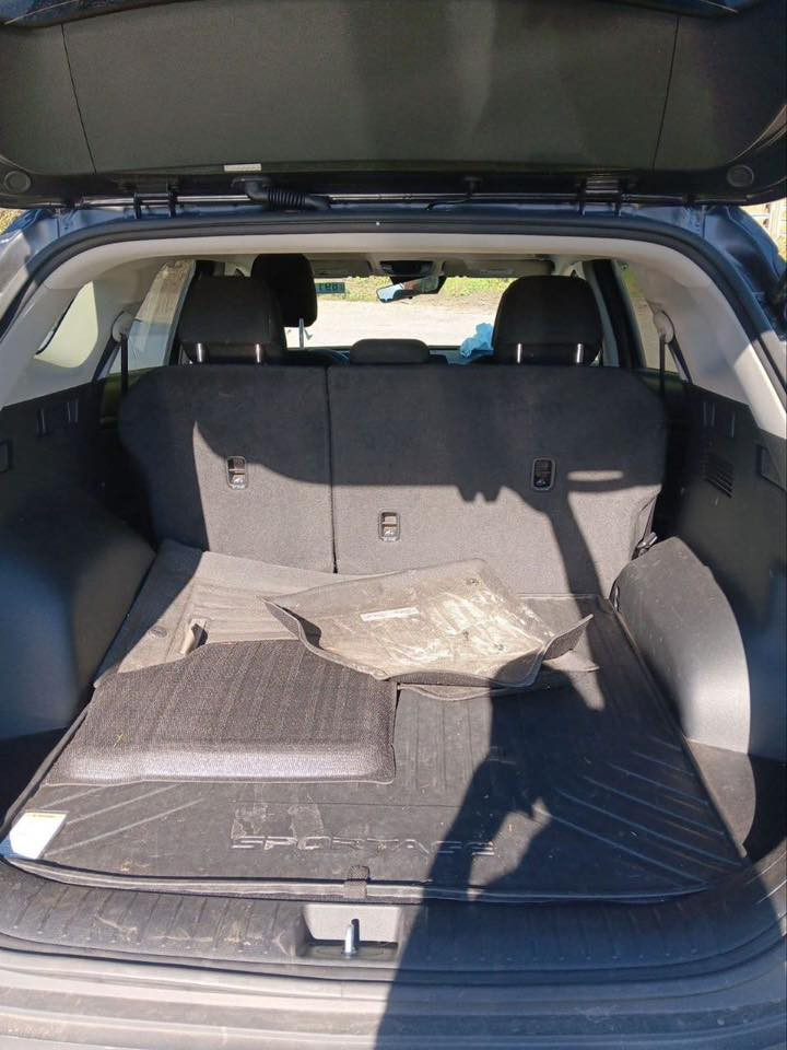 ياالله 
السلام عليكم سبورتج  2023 LX وارد امريكي 
                                            المسافه المقطوعه: ٣٠ الف ميل 
  الضرر : فقط تبديل دعامية امامي
#مواصفاتها 
1.شاشه 
2. كامرا 
3. رادار تحديد مسار
4.تحكم 
5. ويل كب
6. فور ويل 
7.كشافات 
8. قطعتين تبريد
9. حساسات خلفيه

#السعر  : ١٧٨وبيها مجال بسيط  
تفاصيل اكثر هذا الرقم *********** تحياتي
مكاني بغداد مظفر
