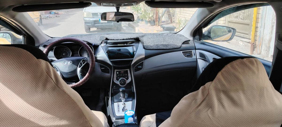 السلام عليكم موديل 11 كير و محرك خير من الله وارد بسمي تحويل ثاني يوم  مصفره هيئا و مرور حادثها بل صندوك موضح بل فيديو و البنيد مبدل السعر(83) ***********بي وتساب المكان حي اور
