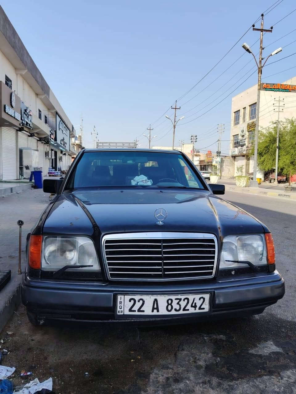 دب مرسيدس للبيع ٧٨ بيها مجال حك الجيه
موديل ١٩٩٠ اصل 
رقم اربيل دولي بإسمي شخصيا 
هزة جديده وسنويه تنتهي بال ٢٠٣٠
محورة مكينة ياباني
تبريد شرط ثلج ثلج 
 ٢٥٠٠ديلكو
تخم تاير 
باتري جديد 
منظومة زنون 
ادامة كاملة شرط الفحص 
كهربائيات كلها شغالة شرط الفحص 
صالنصة كاملة جديده مشتريها كلها من المكينة للصندوك 
غرفه جلد جديده شرط اي نقص مابيها نقص او كسر 
زوج دبلات امامي جديد 
كشنات كهرباء 
صبغ عام بيها فقط طخه جاملغ خلفي طخه فقط 
السيارة بلادية بدون تعمير شرط اي خياسات مابيها 
مكانات الدبلات امامي خلفي بدون تصليح بلاد شرط 
والشراي يجي ويكلب براحته 
مكاني بصره قضاء المدينة 
***********
