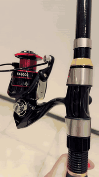 السلام عليكم حقيبة صيد تتكون من سبنر طوله 230 و2 مكاين صيدوحدة 6000 تلاف والثانية 5000وبكرتين خيط وحدة 10تلاف والثانية 4 تلاف  للتواصل *********** واتساب اواتصال مكاني بغداد البنوك يوجد خدمة توصيل
