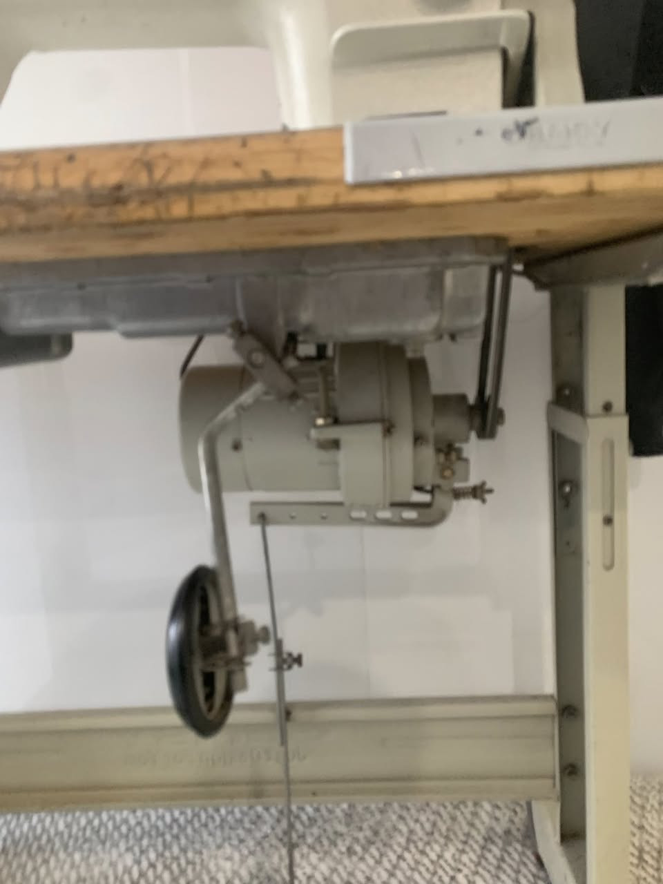 سلام عليكم مكينه خياطة للبيع مابيه اي شي مستخدم جم سنه السعر 250 الف وبي مجال مكاني كركوك تسعين الرقم ***********
