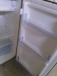 ثلاجه للبيع السعد 100 بيها مجال  الاتصال علا هذا الرقم 07716912547