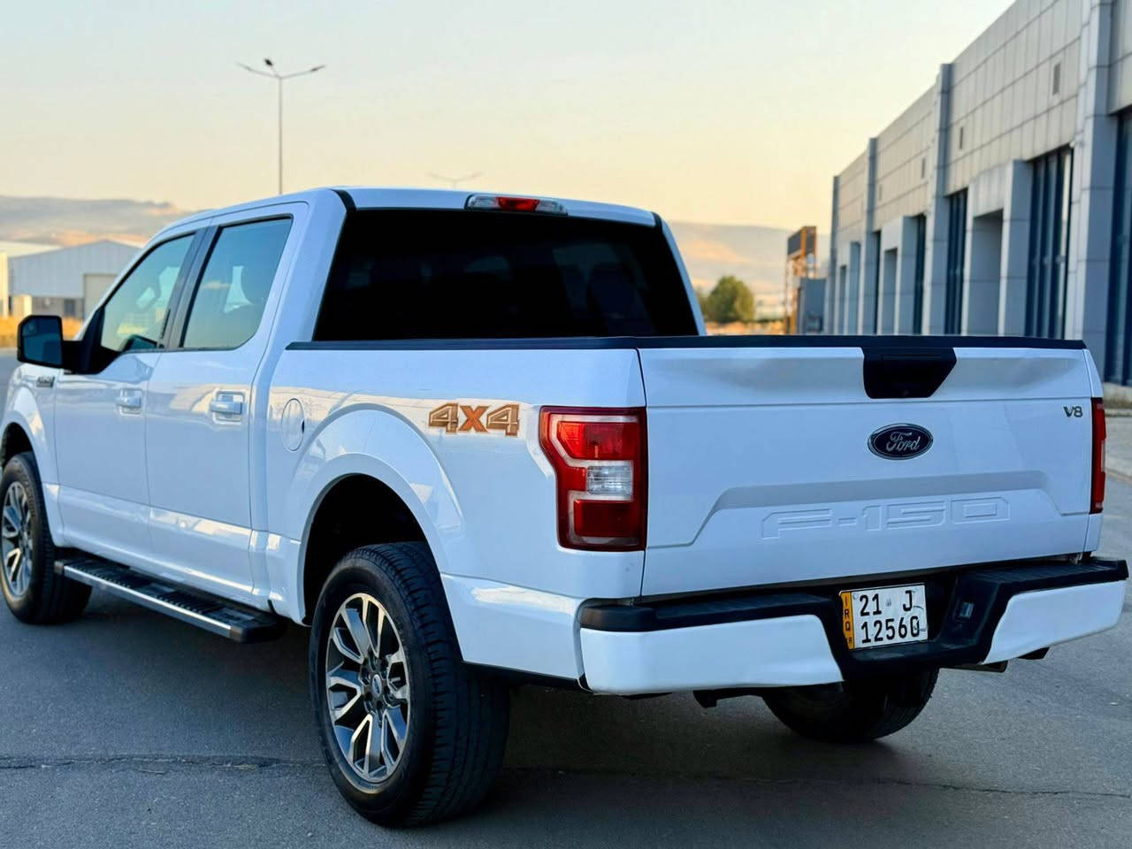 فورت F150  موديل ( ٢٠١٨ ) وارد امريكي كلين بي بوياغ و پارچه گوراو هه مو گياني شه ريكه يه گير و مكينه و اكسل به شرت مكينه ي (٨) پستون حجم (٥٠٠٠)  تنها (٨٥) هزار روشتووه مواصفات گير له سوكان (١٠) نمره كودي سردرگا هاندبريك كارباي كوشن سايق كارباي شاشه و كاميرا تحكم استيرن فول ئوتو هولد دبل اكسل ٤×٤  درگاي گه وره و بودي كورت ديناريك مسوفي نييه له امريكا به رزكراوته وه سنوي رقم نوييه به ناو خومانه ويه نرخي (٢٢٥)$ ورق شوين كلار ژم /(***********)
عربي 
فورت F150 موديل (٢٠١٨) وارد امريكي كلين مكفول  بدون سبوخ وتبديل سياره عل وضع شركه كير ومحرك واكسل مكفول محرك (٨) سلندر حجم (٥٠٠٠) مرغوب ماشي (٨٥) الف مواصفات كير تعليك تحكم استيرن فول شاشه وكاميره كود بالباب هاند بريك كارباي كوشن سايق كارباي ئوتو هولد فورويل ٤×٤ باب چبير بودي گصير حداديته مكفول رافعين سياره من امريكا سنويته ورقم وهزه جديد بسمي سعره (٢٢٥)$ ورق مكانه كلار استفسار (***********) شمشمل, السليمانية
