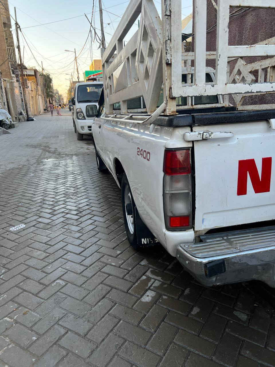 السلام عليكم بيكم نيسان تك خمس حلقات مديل 2002سياره مكفوله كفاله عامه مكينه كير حداديه اكسن  كهربائيات باورإسترين  تبريد وتدفئ  مكفولات من صبغ وتبديل على وضع الشركه بيه ملاحضات/بيه تعمير بارد من صفحه البدي السايق قليل / سياره رقمه بغداد 
سعره:90ورقه وبيه مجال للاتصال على الرقم او الاواتساب ***********
