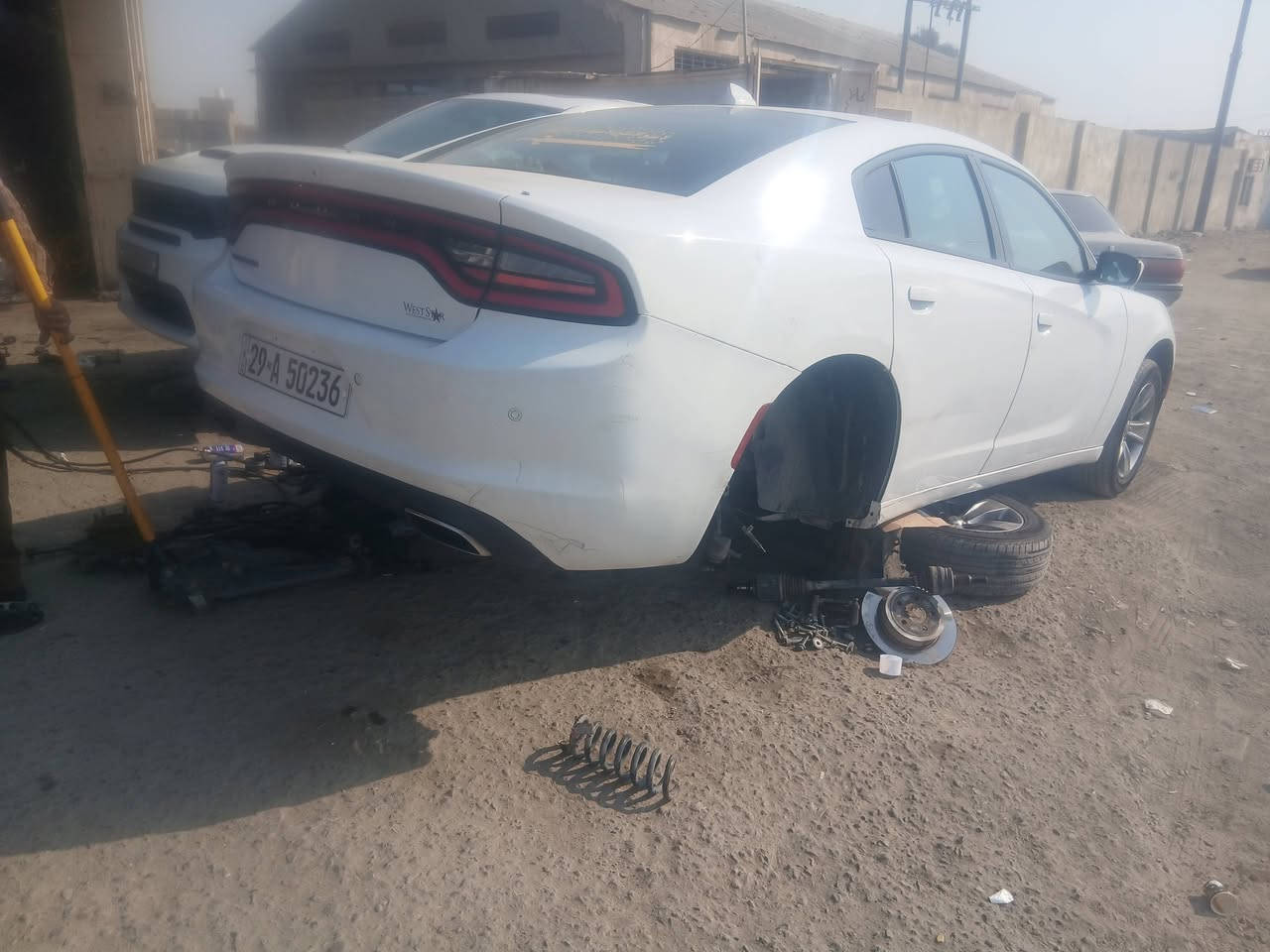 ٢٠١٧ بلاك توب
مصبوغ حزام مبدل فقط جاملق بدون ايرباك 
رقم واسط دولي 
شنو ابالك مواصفات بيها عدا الفتحة السعر ١٦٠ سيارة بيه نقص دبلات امامي 
والباقي اني على ايدي الله شاهد كير مكينة تجي تفحص واني خادم 
الشراي يتصل ويشلع عيوني 

***********
