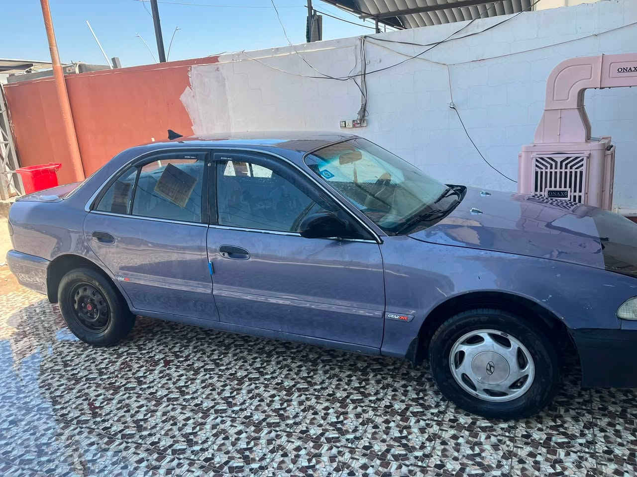 سونتا تو للبيع  موديل 93 كير اوتو محرك 1800 اقتصادي  جديد قبل شهرين شاده كير نضيف سياره حلوه و كامله نضيفه مال بيت   
كهربائيات كامله كله شغاله . اربع جام شغاله كيجاته كله شغاله منضومه لايت جديد كله شغاله عالي ناصي بلاجكتورات .ريمون سنترلوك شغال  شاشه كامره.نقصه بس منضومه تبريد. سياره باسمي سنويه  وهزه قبل شهر جددته 2031 معروضه  ب43 تواصل رقم ***********مكانه ديالى غالبيه  قرية اللقمانيه
#بيه طخه بالجامرلغ مال سايق مو ضربه محكوكه برصيف
