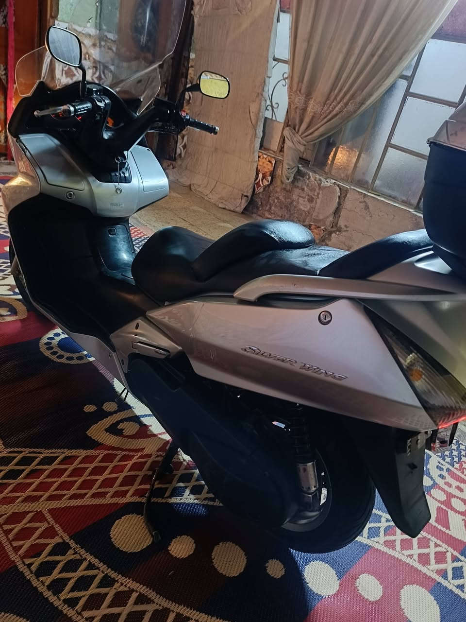 سلام عليكم للبيع سلفر ونج600امريكي وكاله دراجه بعده بوضع الشركه جايه بلاديه كت كامل كلجات مالوسي خلفي امامي يعني ترايك 200 دراجه مكفوله كفاله عامه مكينه بجيس تايراته جدد ماشيه 60 الف حقيقي جنطه + جامه مضلع مكان الدراجه بغداد شعب حيور سعر $22 بيهه مجال***********
