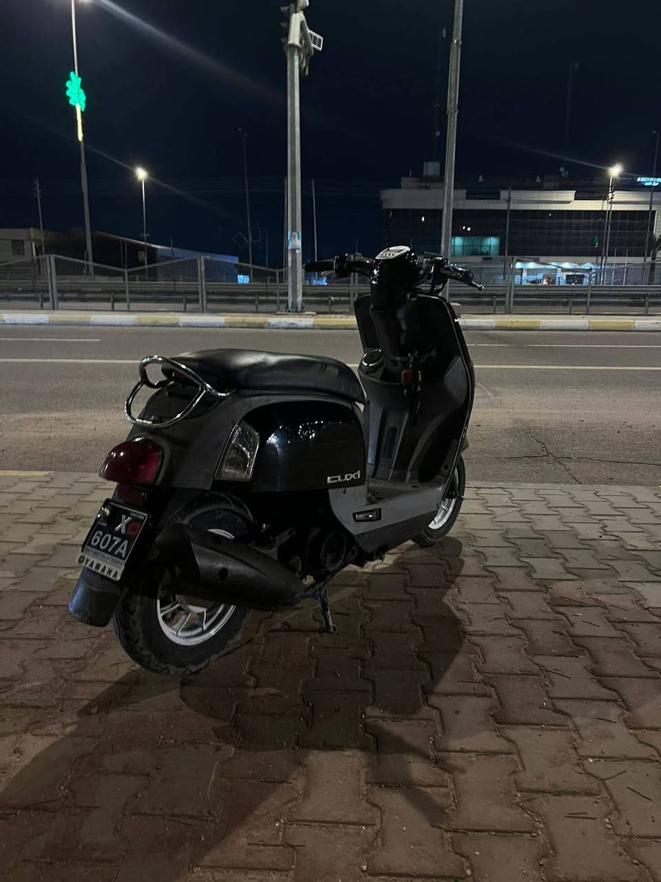 سلام عليكم بوليسي للبيع بيهه نواقص بسيطه بس صالنصه طاكه 
مكاني كربلاء حولي ميه ***********
700وبيهه مجال
