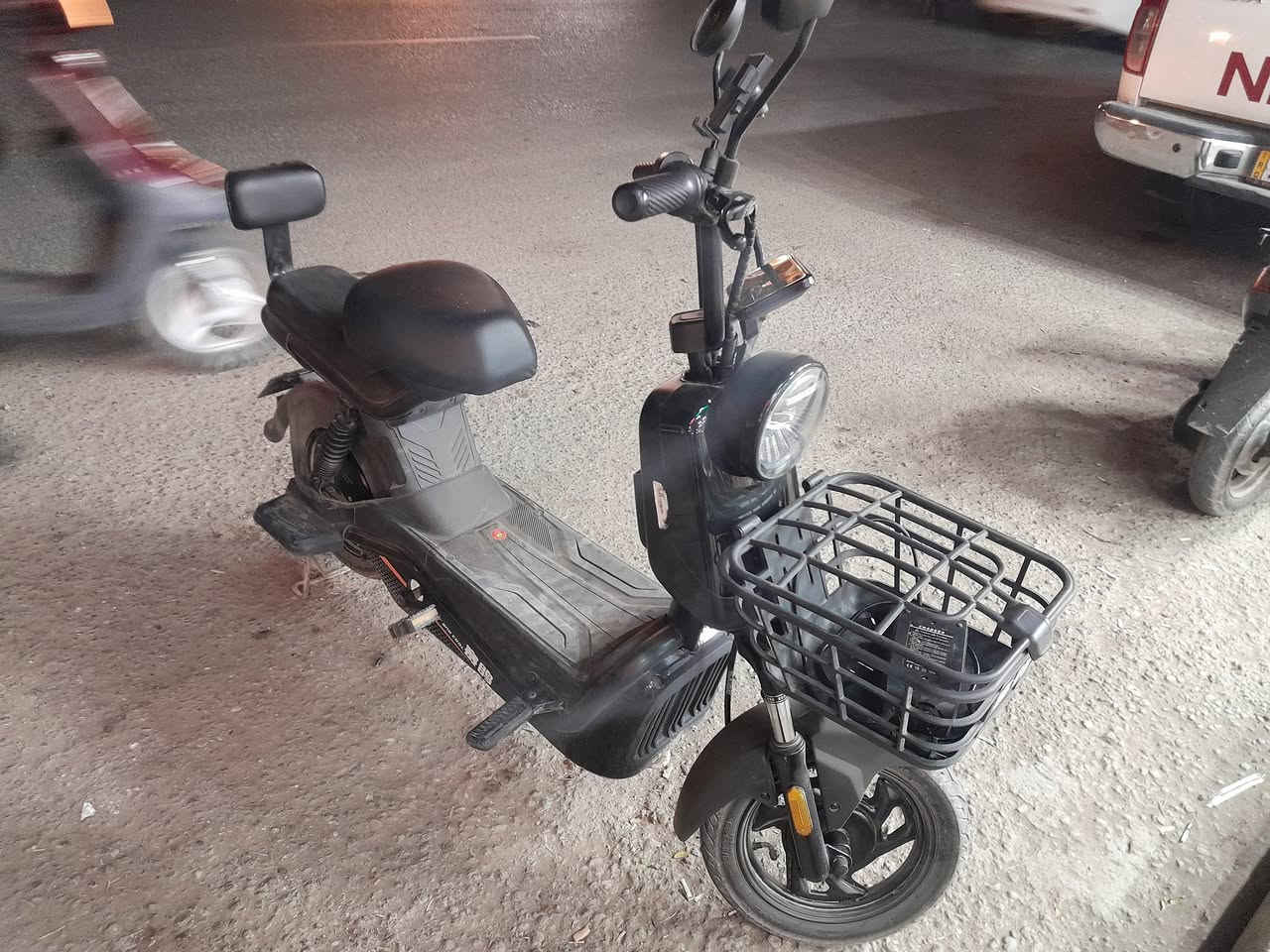 سلام عليكم باسكل شحن للبيع نضيف نضافته١٠٠ /١٠٠ مكاني كربلاء سعره٢٥٠ وبي مجال متوازي عله بيعته ***********
