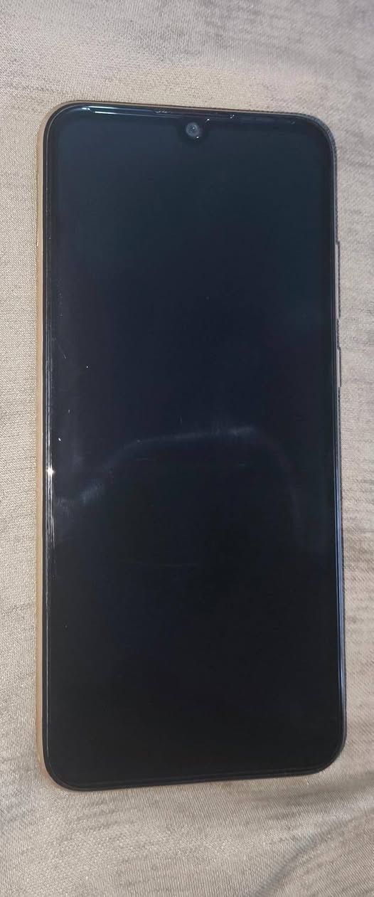 جهاز هواوي ٦ للبيع جهاز نضيف مابي شخط السعر ٧٥ وبي مجال للاستفسار ***********
***********
