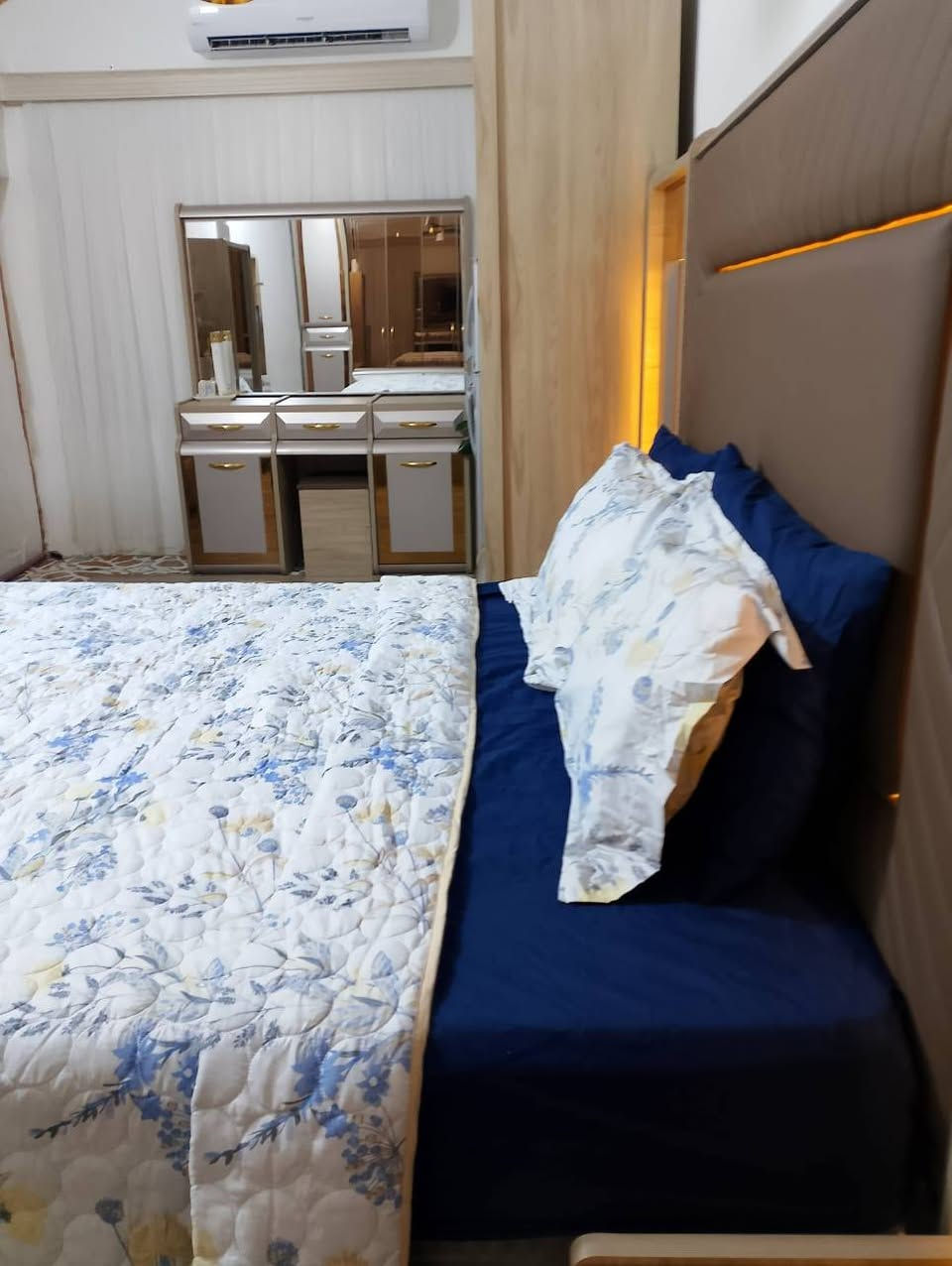 السلام عليكم عندي غرفه تركيه
اكثر من ١٠ قطع

تكمه 

نسبه نضافتها ٩٨٪ 

مضطره ابيعها بسبب الانتقال والمكان الي انتقله زغير متكفي بيها لهل سبب يعني 

وشرط تجون وتشوفوها بعينكم
ووياها كارت الضمان لهسه مخلصان
اخذتها ٤ الا ربع واريدها ٢ ونص


**إذا كنت صاحب هذا الإعلان وتريد حذفه لأي سبب، رجاءا أرسل رسالة إلى الدعم الفني**