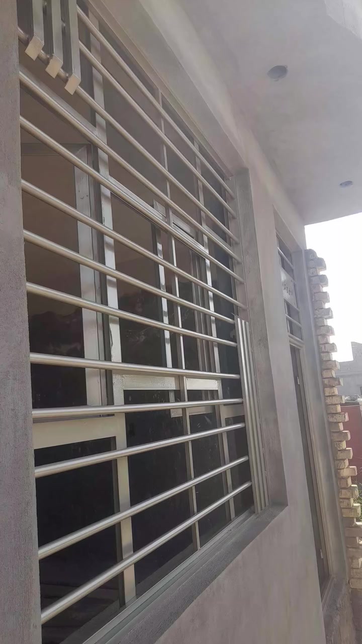 صبغ شبابيك وبيبان صبغ داخلي خارجي متفرغ حالين شرط لعمل والنضافه ***********
