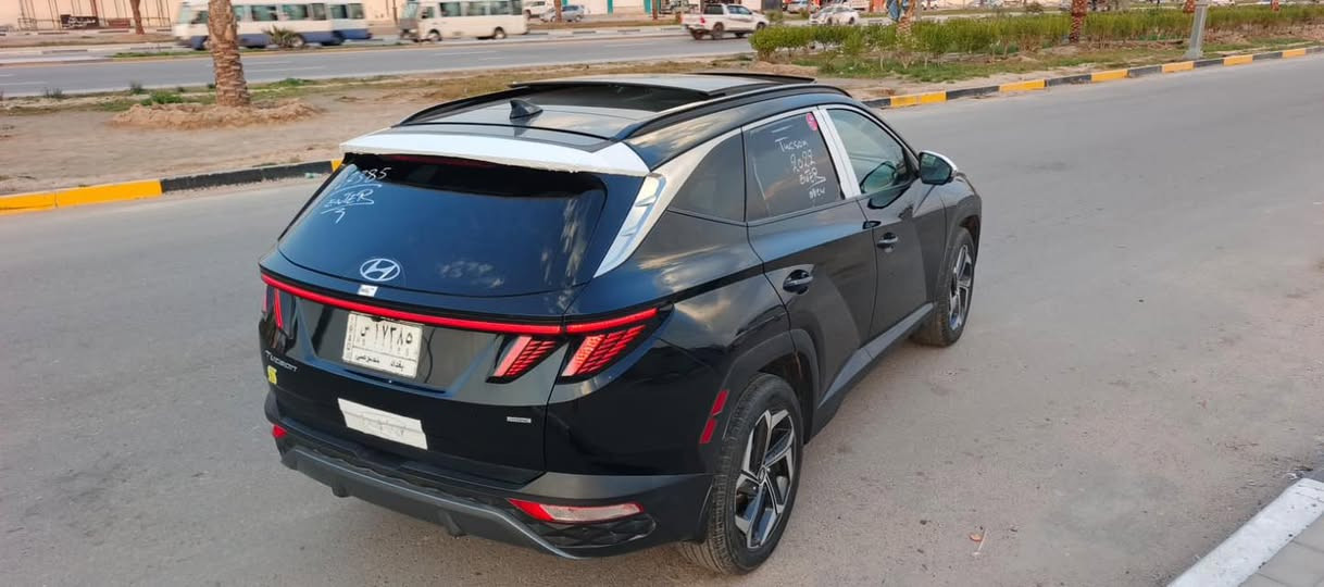 السلام عليكم للبيع توسان موديل 22 وارد امريكي رقم بغداد حره تحويل راعيها بالبصره فول مواصفات بانوراما تشغيل من بعد كشنات تدفع تبريد خمس كاميرات تتقدم وترجع بالريموت ماكينه جير كفاله حادثه مثل ما موضح بالصوره سياره جديده وجاهزهم تاير حداديه*********** سعره 175 وبيه مجال قليل
