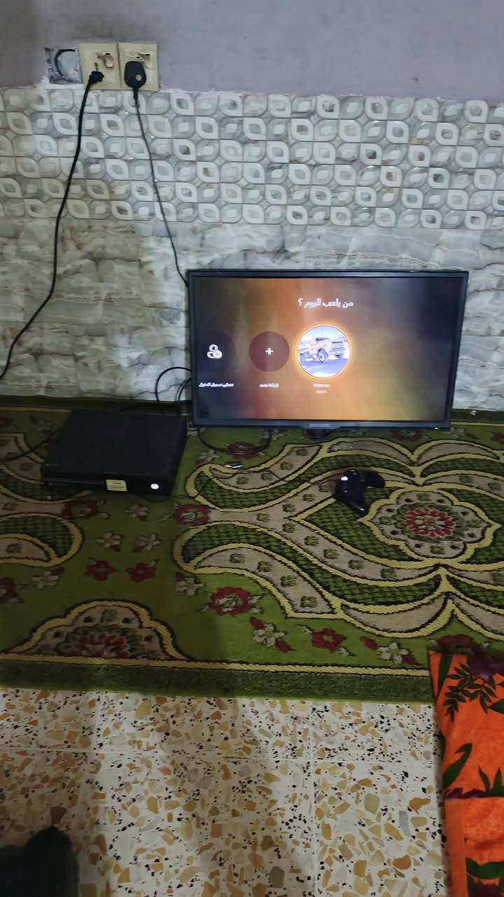 السلام عليكم عندي جهاز اكس بوكس ون فات اريد اراوسه ب اكس بوكس 360 او ابيعه 95 الف الجهاز بي مشكلتين مشكلة بل  درفت الايمن مال الجويستك ومشكله بزر التشغيل نفس الموضح بل فيديو مع كامل الملحقات مكاني بغداد/الشعلة/شارع 60/قرب مدرسة سيد بشير/الرقم ***********
