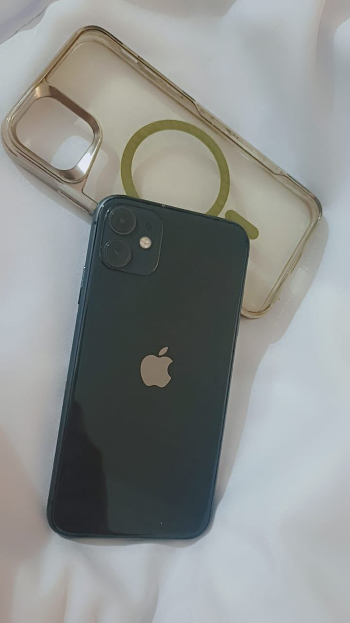 ١١ عادي . هارد ١٢٨ . تلفون وتر كلشي مامبدل بيه تلفون كلش نضيف . البطاريه ٦٩ للعلم انسى اكو صرف شحن. 
السعر٢٥٠


**إذا كنت صاحب هذا الإعلان وتريد حذفه لأي سبب، رجاءا أرسل رسالة إلى الدعم الفني**