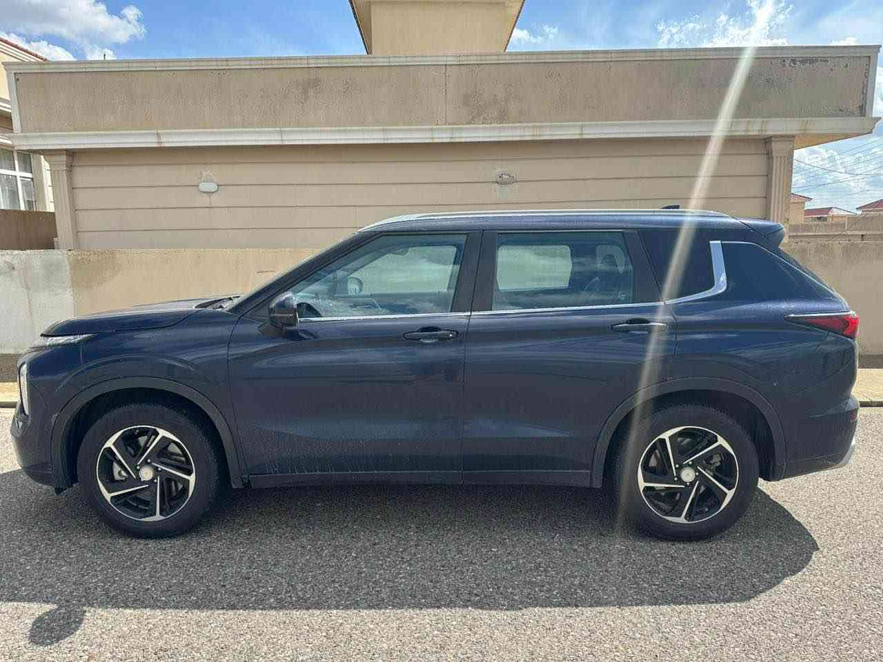 ميتسوبيشي اوتلاندر فول الفول 2022
بصمه بانوراما كير طياره اربع وضعيات قياده
‎مكينته2.5
‎تبريده ثلج ياباني معروف
‎شفتات ستيرن رياضي
‎نضام أمان توقف السياره قبل حصول حادث 
‎شاشته ابل كاربلي 
‎قطعتين تبريد 
‎سبعه راكب
‎ماشيه 27 الف فقط 
‎السياره على وضع البلاد
‎وبيه مواصفات خير من الله
حادثها فقط ربع البنيد بدون ايرباك بدون دواخل
‎السعر
‎225 ورقه
***********
مكان السياره اربيل أربيل, العراق
