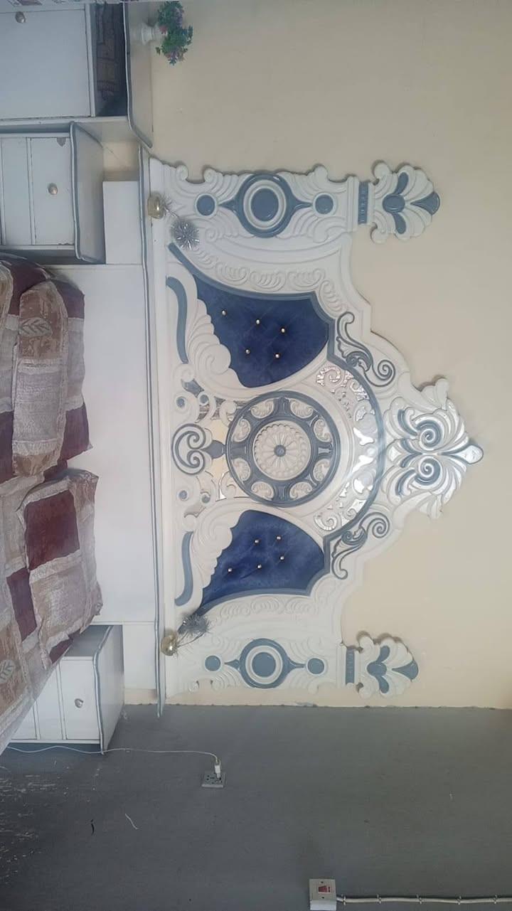 مرحبا حبايبي
- غرفه نوم  نصيفه
- نوع الغرفه صاج
-   7 قطع  
-السعر    650
-العنوان   بغداد  الكماليه
 اي شخص عنده غرفه نوم تركي صاج يدزلياها ابيعها خلال يوم بعموله


**إذا كنت صاحب هذا الإعلان وتريد حذفه لأي سبب، رجاءا أرسل رسالة إلى الدعم الفني**