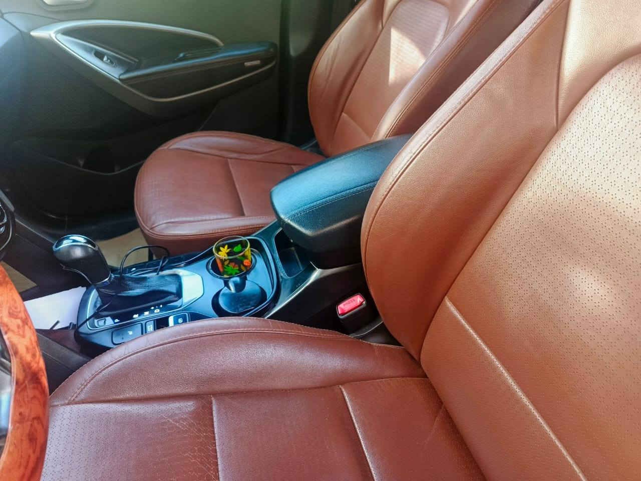 دفع رباعي 
سنتافي.13...اللون ابيض...مكفوله...سته سلندر...مكينه وكير  ممتازه....وما مفتوحات على الشركه...تبريد مامفتوح.ولا يفصل بالصيف....
كويتي فول مواصفات...ماشيه.143..
كشنات جلد عسلي جدد.
كشن سايق كهربائي 3.طگات..
سبعه راكب...3قطع تبريد...
بصمتين معاهه..بانوراما ...تدفئة كشن...مري شفط...بريك دسك خلفي وامامي..بردات بلاديه..اربع تايرات جدد..صدر امامي وخلفي جديد وعلى الفحص...رقم انكليزي الجديد...
باسمي...سنويه لغاية 2030..استيرن 3 وضعيات قياده..
مكان السياره بابل البكرلي
***********
179 وبيها مجال قليل
