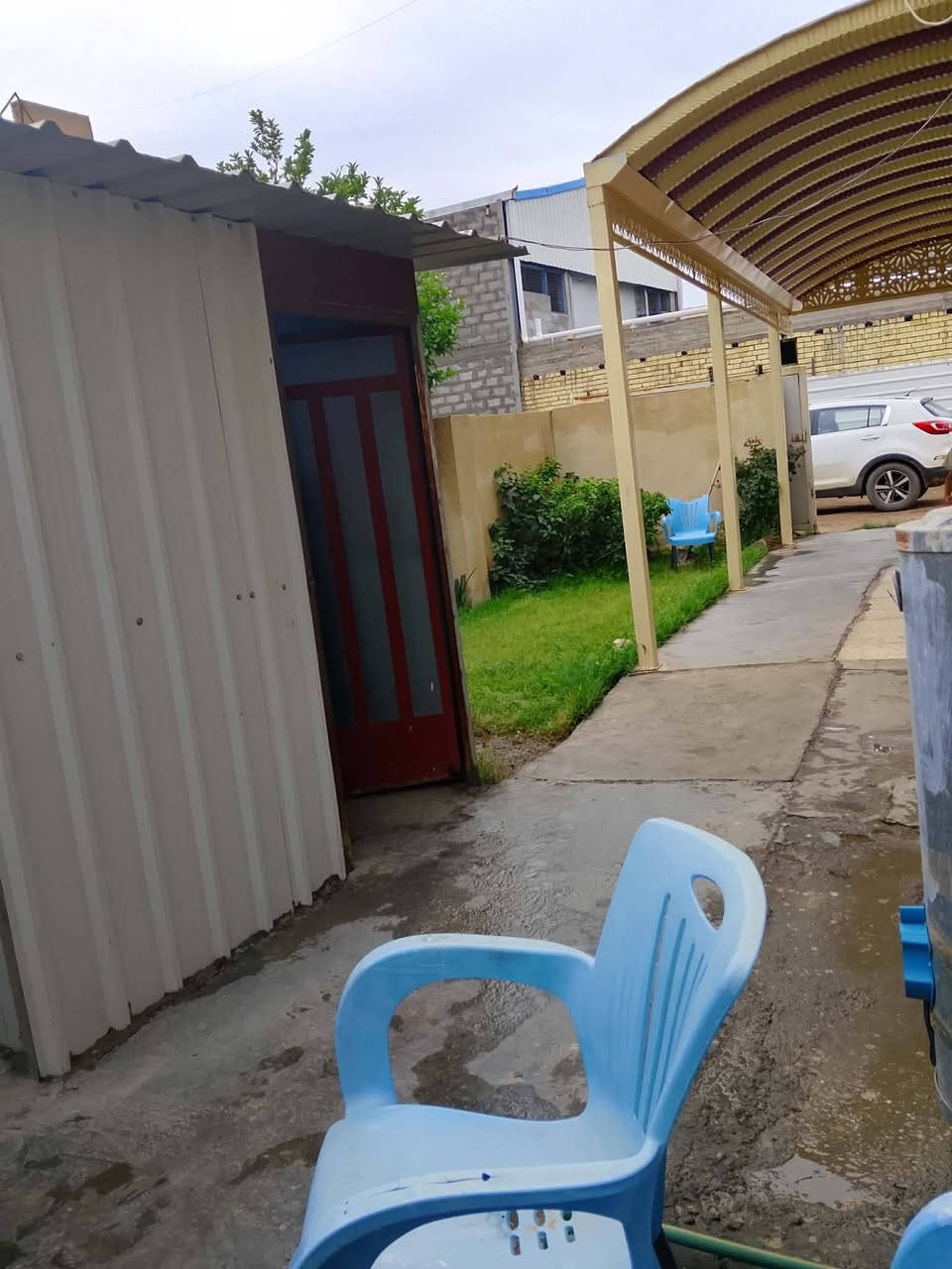 السلام عليكم
بيت البيع او مراوس عل طريق المطار مقابيل عماره فلاح الزبيدي عل شارع 

طابو زراعي سند 25  المساحه 300

اربع غرف نوم  صاله ومضيف وحمام و مطبخ اثنين حراري خارج صحايات اثنين خدمات ماء  مجاري كامل كراج السياره 

***********
