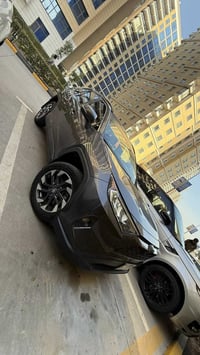 ، تويوتا راف٤ ٢٠١٩ XLE  ماشية ٣٨ الف حادثها الباب الي خلف السائق رقم ب...