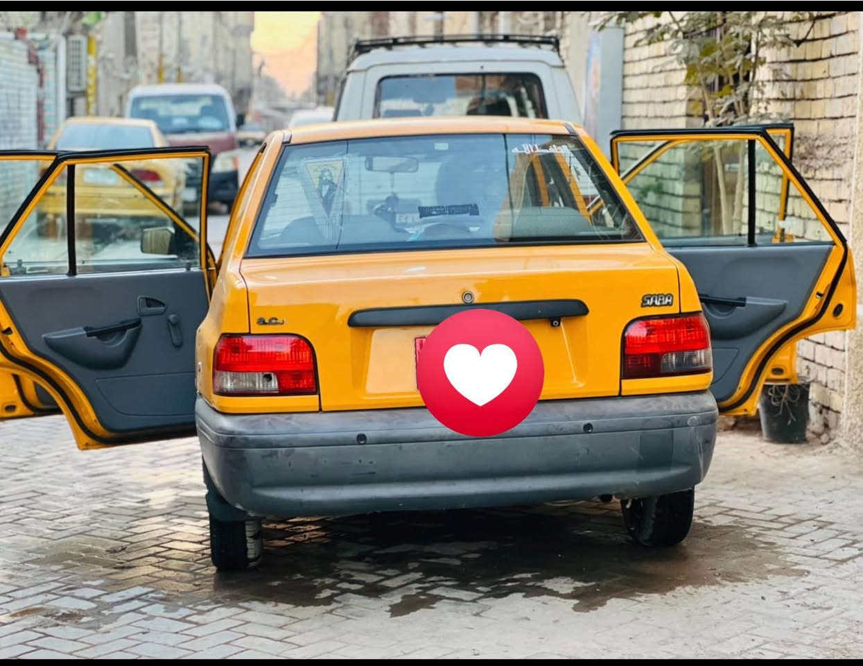 سلام عليكم سايبه للبيع موديل 2018 بيها ضربه جاملغ امامي جهة السايق كير مكينه تبريد شغال خير من الله مكان السياره بغداد مدينة الصدر  السعر 45 وبيها مجال الهاتف ***********
