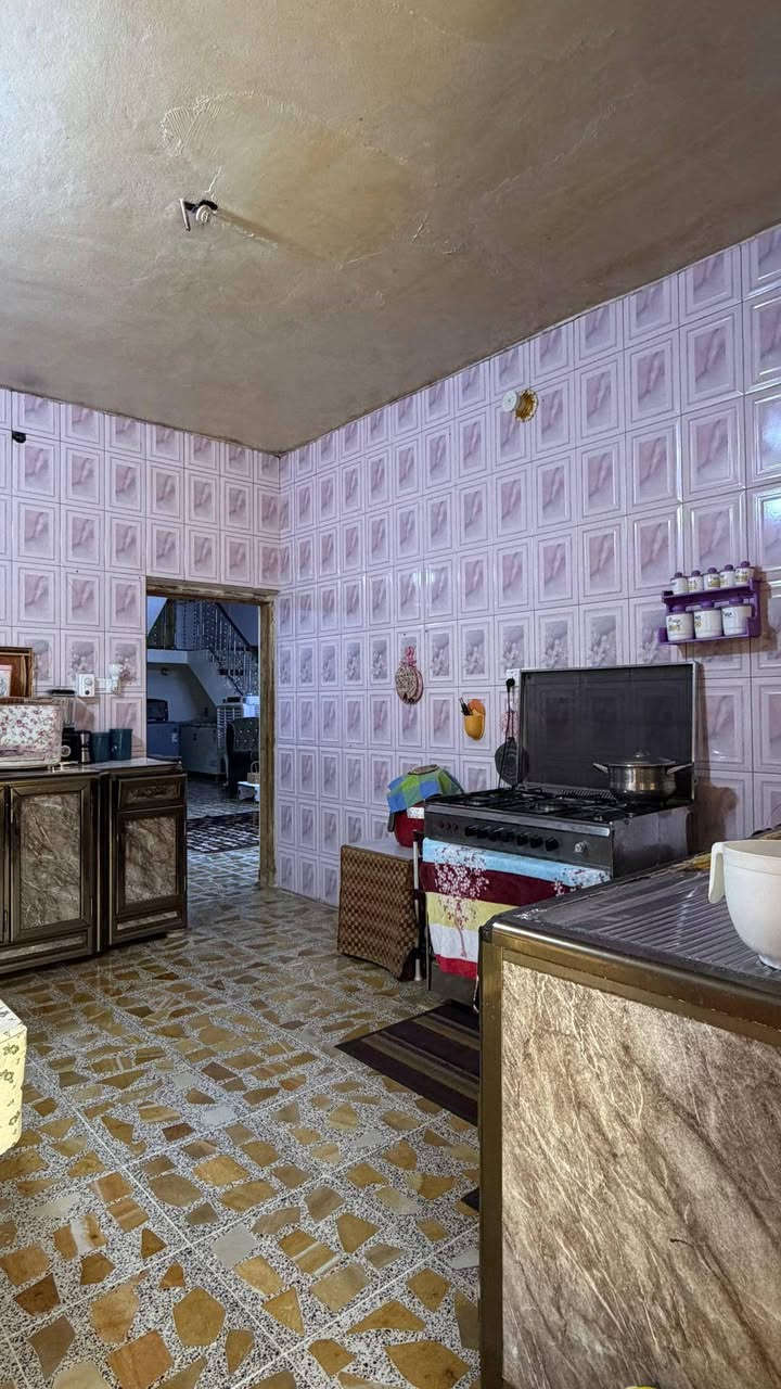 🌃 اللهم صل على محمد وال محمد 🌃
      🏫   🏫   🏫   🏫   🏫   🏫
              ⚜️ #بيت_للبيع ⚜️ 

☣️في الفلوجة 
☣️ حي التأميم
☣️قرب جامع احمد ابن حنبل 

⚜️المساحة : 160م 
⚜️الواجهة : 7.5م
⚜️النزال : 21م

طابق واحد وبيتونه غرف نوم وحده وصاله واستقبال ومطبخ 
وكراج واسع خدمات كامله 

 ⚠️ الشارع 🚸 : 8م  مُبلط 
⭕ السعر :  120 وقابل للتفاوض 
🧰⚖️ نوع الملك 🧰⚖️ : طابو صرف سند 
للاستفسار : مراجعة 
🥇#مكتب_الاقصى_للعقار 🥇
 للاتصال : *********** 📞☎️
واتساب : *********** 📞☎️
⭕التسلسل: 130
#عقارات_الفلوجة #عقار_للبيع #عقارات_الانبار #عقارات_العراق  #العقار #عقار
#العقار_للبيع #للبيع #بيع #بيت #بيوت #قطعة #قطع
#ارض #اراضي
#عقارات #عقارات_الاقصى
