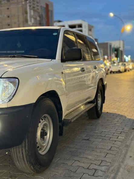 لاندكروز مونيكه مديل 2001 اصل سلك قطريه تخم تاير بالون ماكسز ابل جمل تبريد ثلج تدفئه شغاله مكينه 4500 بلاديه فورويل معه دفلوك كله علا وضع الشركه حداديه جديده شاشه تاب كامره خلفيه  معه سستم سماعات سياره منضومه غاز ايطاليه 80 لتر تاني حلقي دبل سبير ودبل تانكي دبل فيتبم كهربأيات كله شغاله كشفات امامي وخلفي لد لونين منضومه زنون دبه وعقل رياضي تزويد طلقه و4 نغمات معه عداد RBM
جام امامي كهرباء رقم أربيل بسمي الدولي السياره كفاله عامه مكانين صبغ فقط  سوناره موجود سياره علا وضع الوكاله سعر السياره 175 وبيه مجال مكان السياره النجف الاستفسار 
*********** النجف
