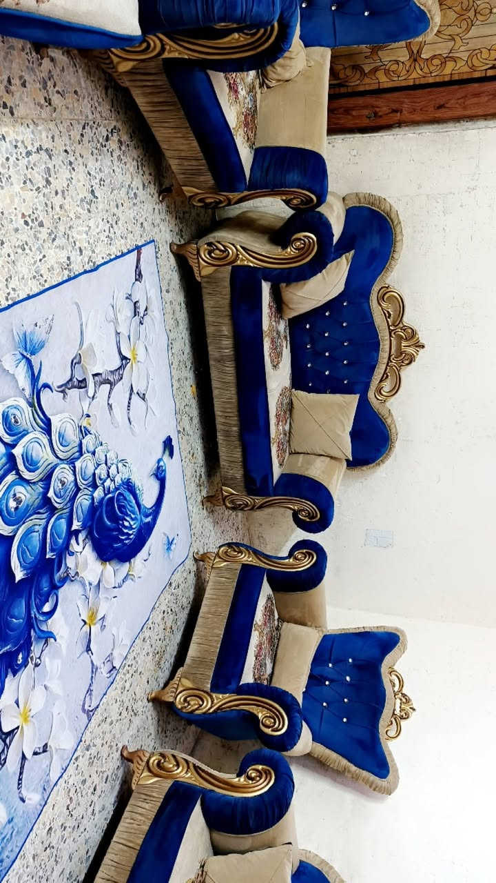 تخم 10 مقاعد ملكي نضيف جدا نضيف سعر 325 وبي مجال مكان البياع يوجد توصل بكروه رقم يوجد وتساب ***********
