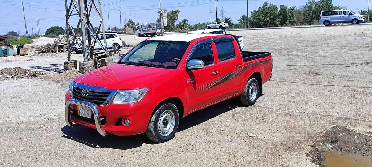 هايلوكس  اوتوماتيك 2012 مكفولة ماعدا بارد بالجاملغ  الامامي بااسمي رقم واسط انكليزي مراوس اذا اكو 
مكانة محافظة  واسط 
***********
*********** واتساب
