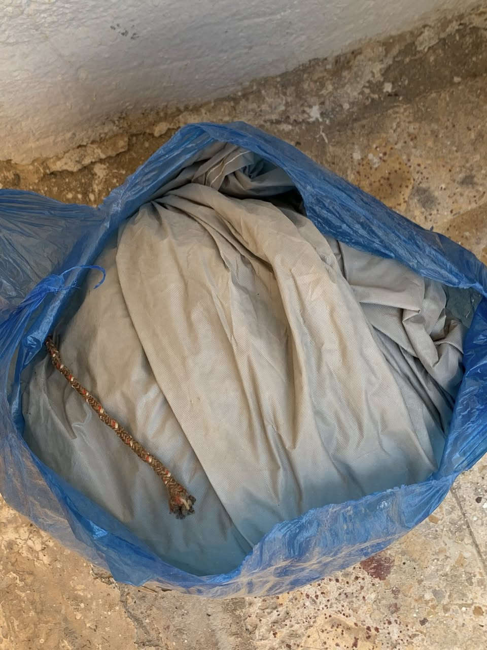 السلام عليكم 
باب سمند سايق هوه والضفيره مالته 
و ويل وتاير جديد + جادر للبيع 
العنوان ناصريه حي اور 
للاستفسار ***********
