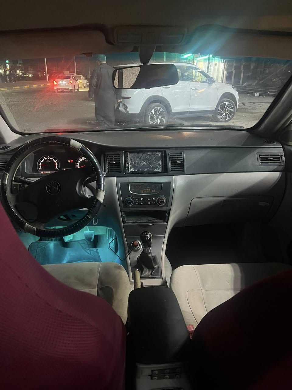 السلام عليكم جيلي موبل موديل 2013
السياره جاهزه من كلشي على البلاد 
مكينه كير عادي مكفولات البلاد حداده حلوه 
تخم تاير جديد السياره كفاله من الصبغ والدعمه 
تبريد ثلج ❄️ تدفئه رقم بصره 
بيهه ربع باب صبغ الوره السايق امشر على 
المكان البصره حي الحسين السعر 45وبيهه مجال 
للتصال فقط اتصال ماكو واتساب ***********
