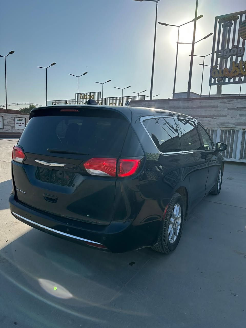 سلام عليكم دخول جديد
بيع او مراوس حسب القناعة
2023  كرايسلر باسفيكا بانزين 
اللون ازرق (غير محدد)
الضرر ؛؛  سرقة دواخل بجم كبس صبغ من امريكا باب وجاملغ خلفي وهنا صبغت البنيد بسبب خسفه زغيره
 
بدون لوحات تترقم كل المحافضات 
ماشيه 36 الف ميل 
1-كامرات خلفيه دواره
2- هندبريك بصمة 
3- تشغيل عن بعد 
4- هيترات بالكشنات 
5- رادر جانبي 
6- بيبان كهرباء ( تحكم ريمونت ) 
7- صندوق كهرباء شفط 
8- رادار امامي خلفي 
9- كشنات VIP منفصل
10- مانع انزلاق 
11- نظام ستوب بارك 
12- لايت لدالشكل الجديد 
13- تنبيه الخروج المسار 
14- شاشة كبيرة كاربلاي 
15- تبريد مركزي ثلاثة قطع 
16- تدفئه كراسي وستيرن
17- تحكم استيرن فول 
18- بردات داخلية 
19- اشاير بالمري 
20 -محرك 6 سلندر 3600 
21- كير ماوس 
22- نقطه عمياء 
23 - كشن كهرباء + خزن 
مكان السياره بغداد الشعلة ام نجم شارع 20
       ☎️ ***********
