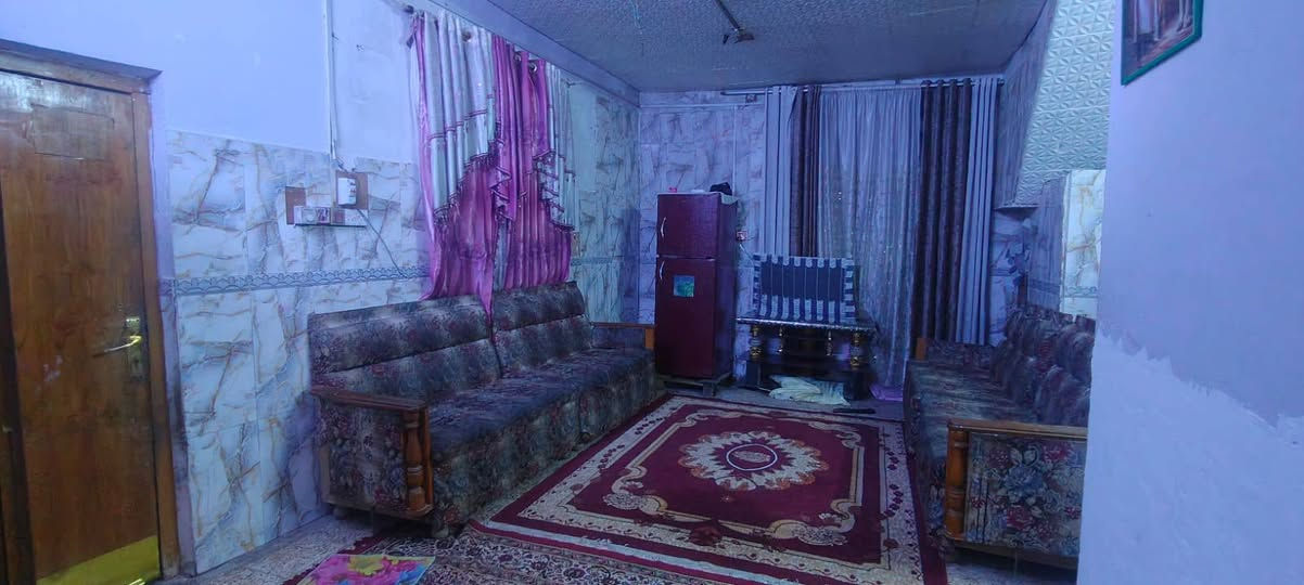 بيت للبيع في ام نعاج طابو زراعي مساحه ٢٣٠ يحتوي على طابقين الطابق الاول بي غرفتين وهول ودوانيه وحمام داخلي ومطبخ وكراج وصحيات خارجيه الطابق الثاني بي اتلث غرف و هول وصحيات للستفسار هاذ رقمي ***********
