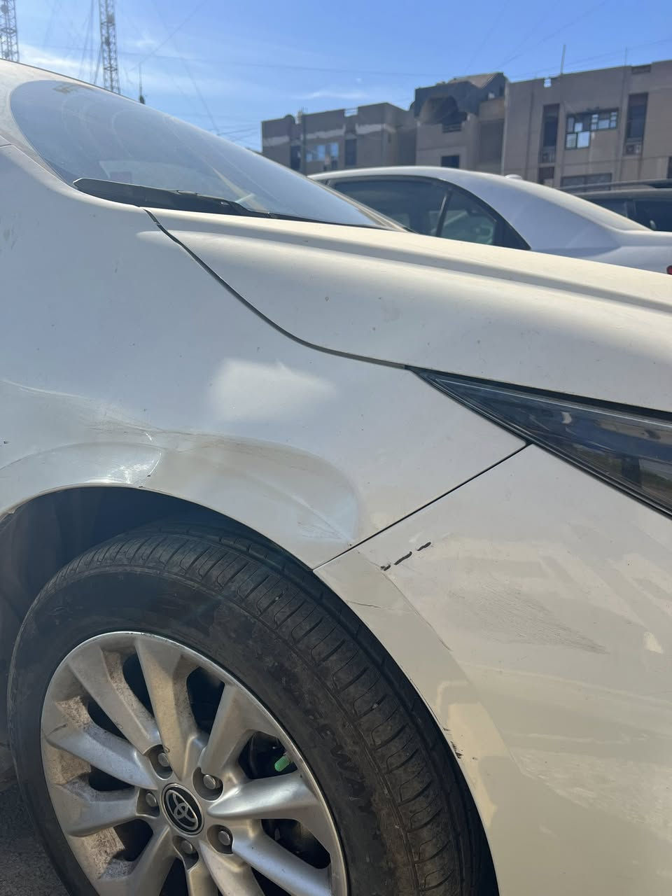 يالله 
السلام عليكم 
كورولا خليجي شركة ساز فول 1/1 موديل 21 مكفوله بدون صبغ بس طخه خفيفه بالجاملغ الامامي ويحتاج تعديل بارد ماشيه 49 كيلو سياره بأسمي
 
السعر 175 
مكاني بغداد السيدية
 
للاستفسار ***********
