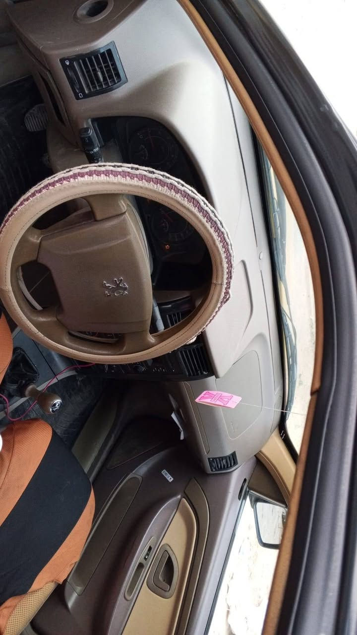 السلام عليكم لميس 2016 سنويه بسمي صدر جديد كير مكينه خير من الله دشبول عالي جاملغ وبنيد مبدل السعر 40 وبيها مجال للاستفسار واتساب ***********
اتصال ***********
